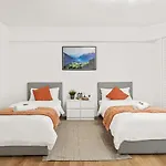 2 Zimmer Apartments, 4 Betten, Vollmoebliert,Zentrale Lage Am S-Bahnhof