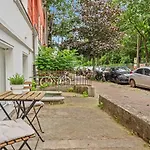 2 Zimmer Apartments, 4 Betten, Vollmoebliert,Zentrale Lage Am S-Bahnhof