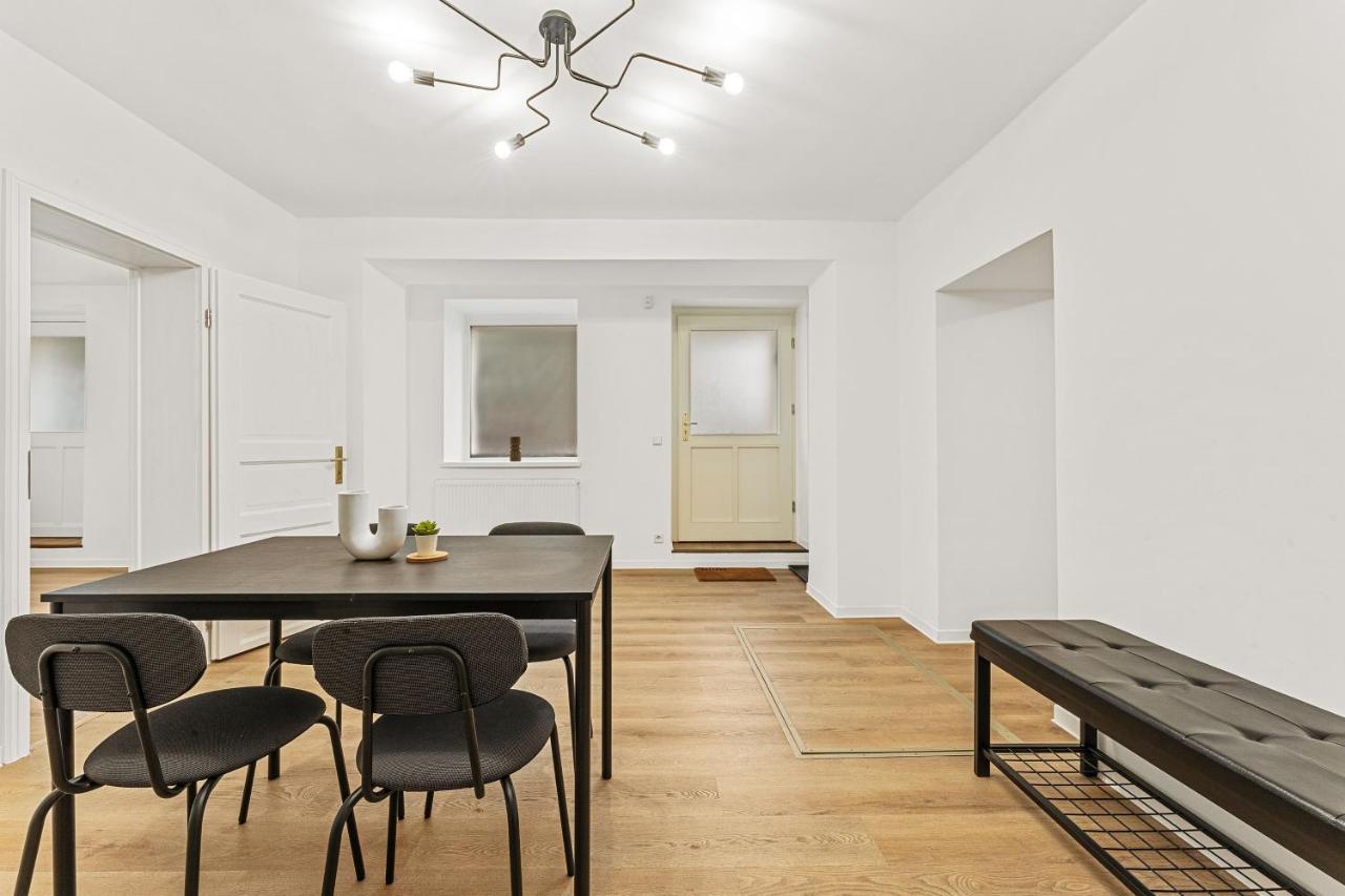2 Apartments, 4 Betten, Vollmoebliert,zentrale Lage Am S-bahnhof Appartamento Berlino